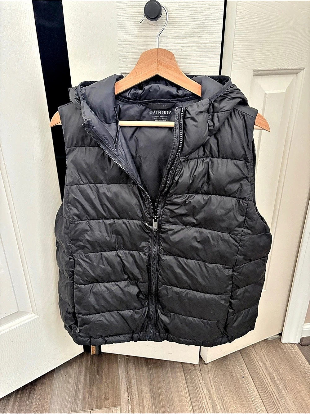 Athleta Women's Black Quilted Hooded Vest Like New